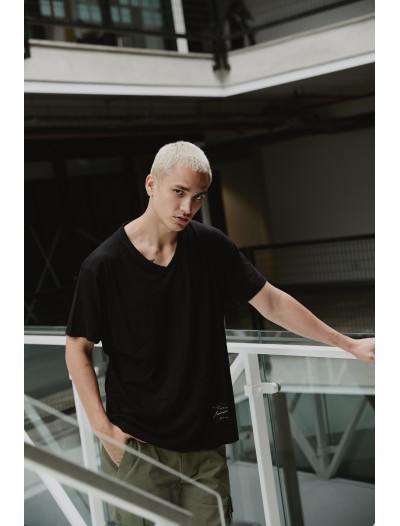 IRONIC CORE BLACK TEE / CUELLO V