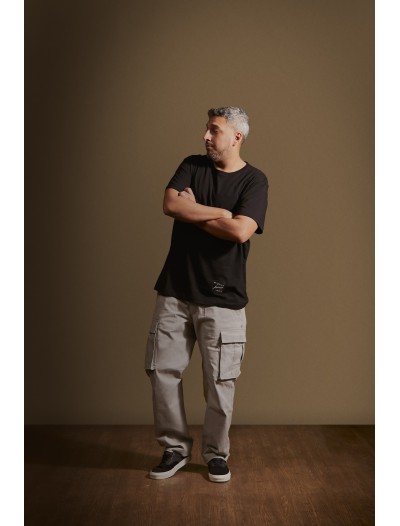 IRONIC CORE BLACK TEE / CUELLO V