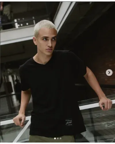 IRONIC GRIFF BLACK TEE