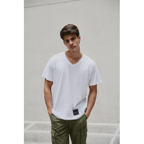 IRONIC GRIFF WHITE TEE